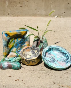 Concrete Cat Wavy Incense Holder