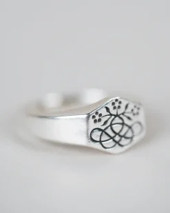 Digby & Iona Posey Signet