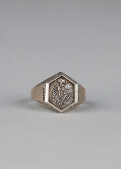 Dmd Metal Silver Shallow Grave Signet With White Diamond