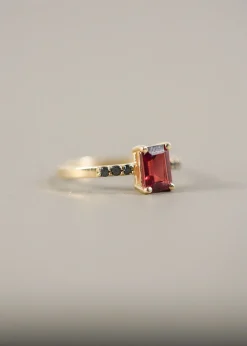 Lindsay Lewis Vela Ring