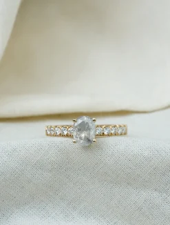 Rokosz Oval Diamond Ring